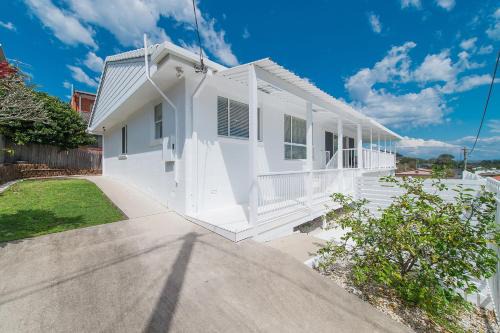 Crescent Head House | Blanc Whole House