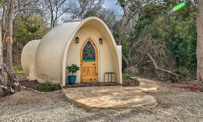 Blanco Apartment | Blanco Studio Dome w/ Grill: Wineries Nearby!