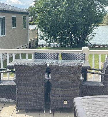 Dogdyke House | Blenheim Hot Tub Lodge