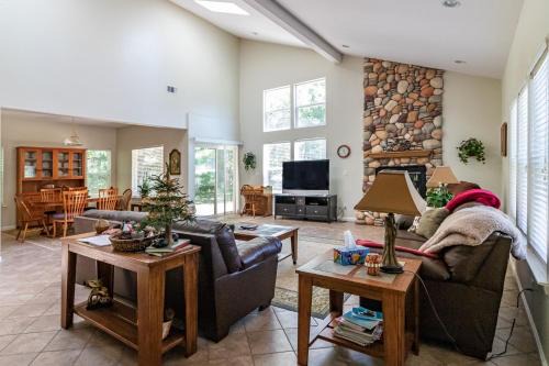 Bass Lake House | Bliss Too at Bass Lake