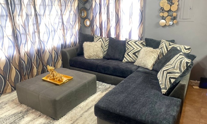 Molynes Gardens House | Blissett Apt. Your Home Away From Home