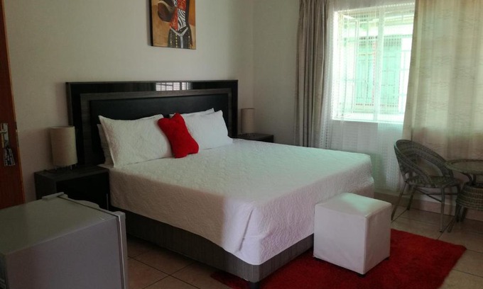 Francistown House | Block-10 Guest House