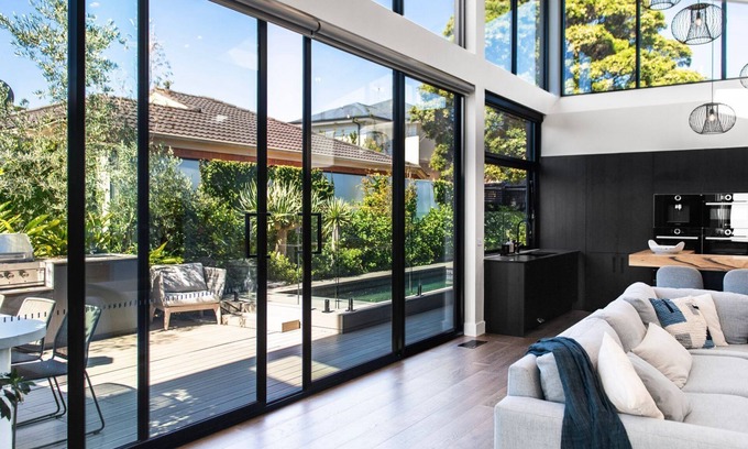 Hampton East House | 'Block' out some time at this Luxury Villa