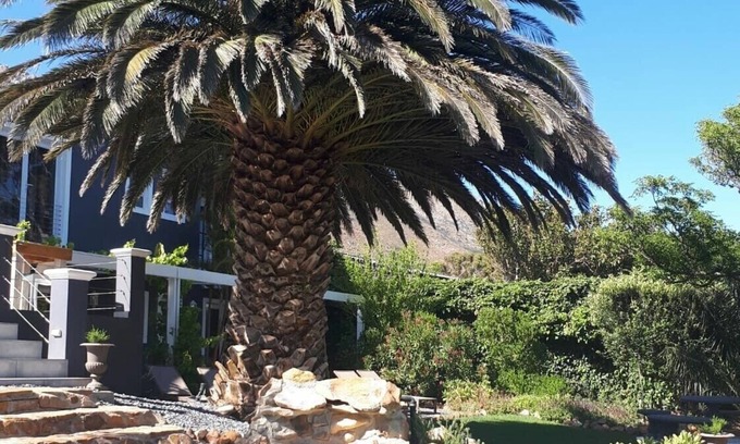 Mountainside Bed & Breakfast | Bloemenzee Boutique B & B