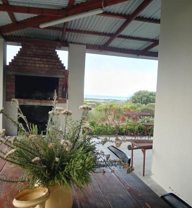 Gansbaai Ski Chalet | Blombos Self-Catering House