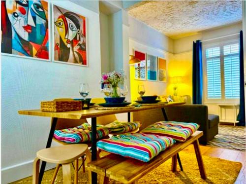 Belfast House | Bloom19 Traditional Belfast Entire House 10 mins from City Centre