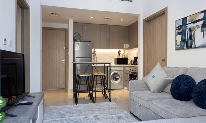 Nad Al Sheba Apartment | Bloomfields Modern 2BR Azizi Gardens