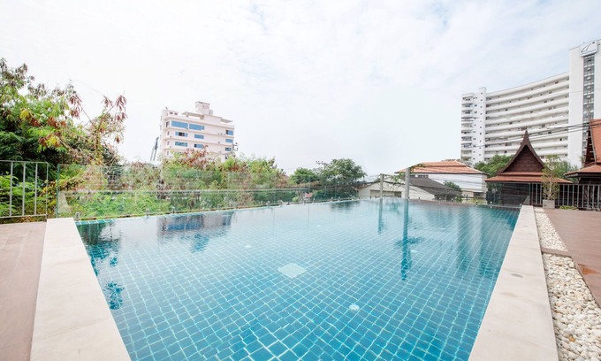 Pratumnak Hill Hotel | Blooming Hill Boutique Suites