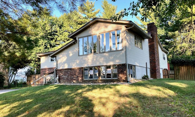 Bloomington House | Bloomington Indiana Rental- Entire House - 5 Bedrooms and 3 full bathrooms