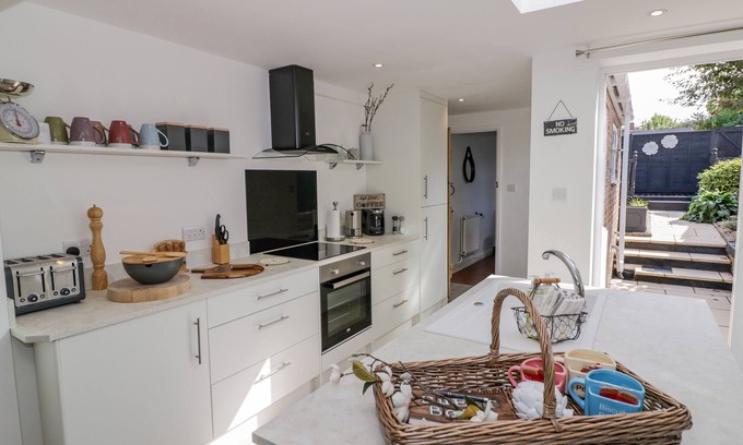 Broadway Cottage | Blossom Cottage