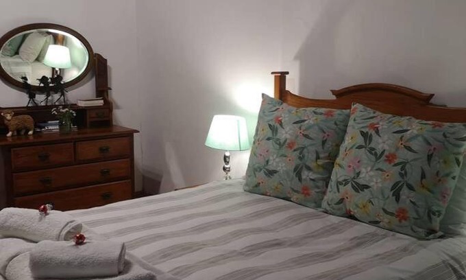 Malmesbury Apartment | Blou Porselein Guestfarm