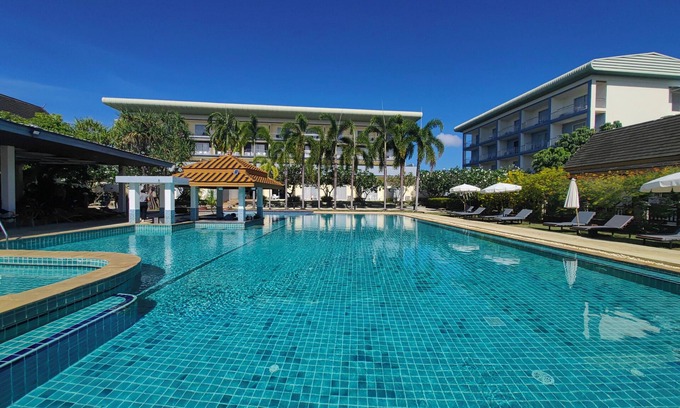Rawai Hotel | Blue Beach Grand Resort and Spa