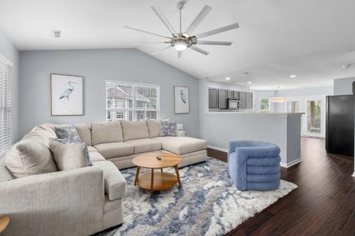 Charleston House | Blue Belle - Across from Pool near Credit One