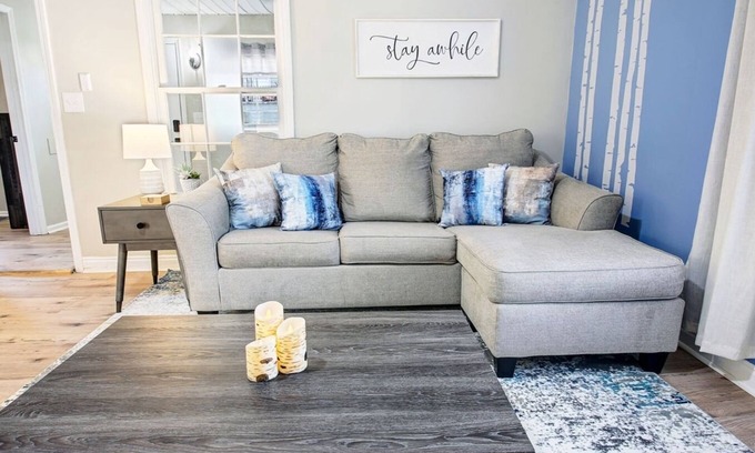 Dunean House | Blue Birch Cottage | 4 min. to Downtown | Fully Stocked Kitchen | Dedicated Workspace