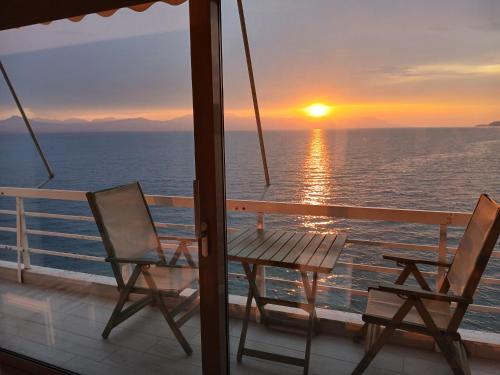 Loutraki Apartment | Blue Bliss