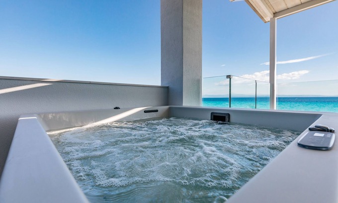 Pefkochori Hotel | Blue Carpet Luxury Suites