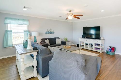 Surfside Beach House | Blue Crab Home in Surfside Beach Walk to Beach!