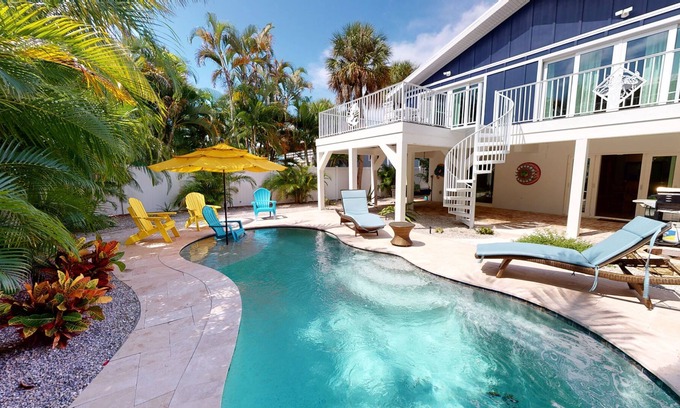 Anna Maria Villa | Blue Crush by AMI Locals