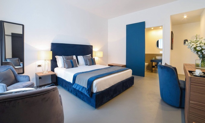Santa Lucia Bed & Breakfast | Blue deluxe room 5 - 133