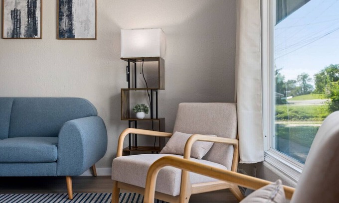 Peoria Heights House | Blue Haven at Hines | Stylish 2BD Stay | Peoria Heights