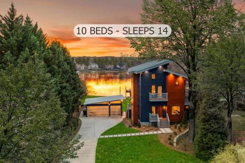 Mayhew House | Blue Haven w/Game Room, Hot Tub & Optional Boat Rental