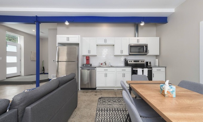 South Haven Condo | Blue Heaven #3- Hot tub- close to each and town