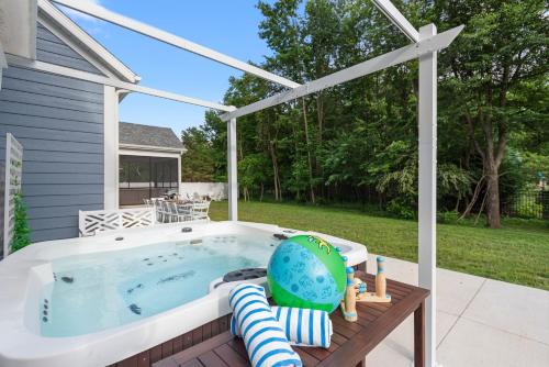 Douglas House | Blue Hill Cottage