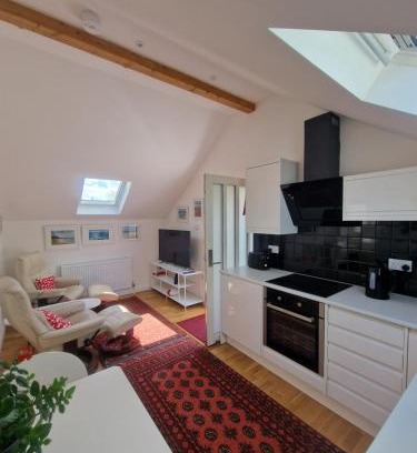 Maenporth Apartment | Blue Hills Luxury Apartment, Bay Front with Parking