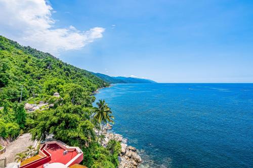 Mismaloya Apartment | Blue Horizon 804 @ Residences