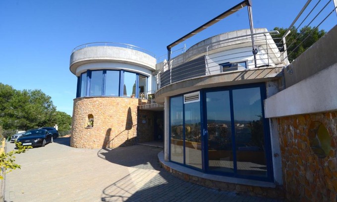 L'Escala Villa | Blue House