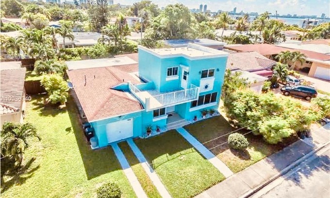 North Bay Village House | Blue House Miami