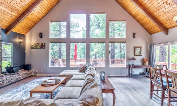 Munds Park Ski Chalet | Blue Jay Vista - beautiful getaway