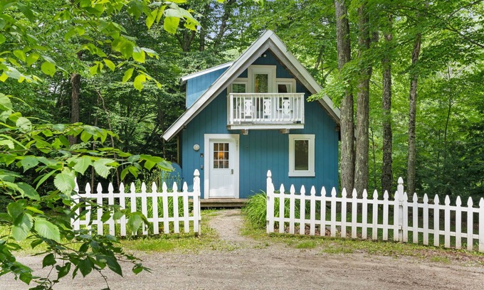 Jeffersonville Ski Chalet | Blue Jays - Forest escape near endless outdoor fun