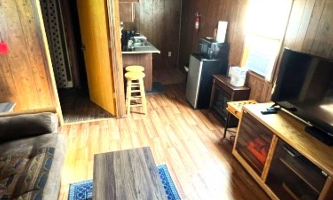Logan Cottage | Blue Lagoon - Cabins in Hocking