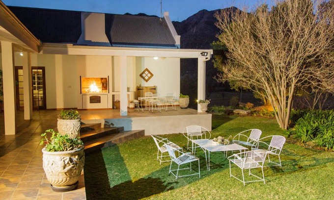 Oudtshoorn Bed & Breakfast | Blue Lily Retreat