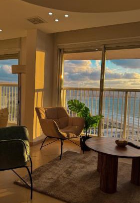 Kiryat Yam Apartment | Blue love seaview