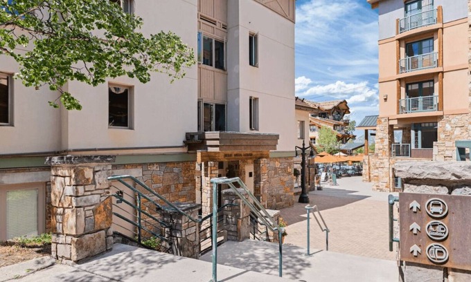 Mountain Village Cabin | Blue Mesa Lodge 23C by Avantstay Functional Ski In/ski Out Studio w/Balcony in Great Location!