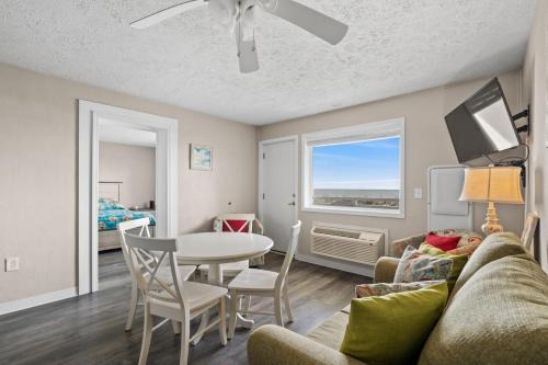 North Myrtle Beach Apartment | Blue Mist Villas Unit 201 offers King Bed Suite and Beach front Balcony in Cherry Grove