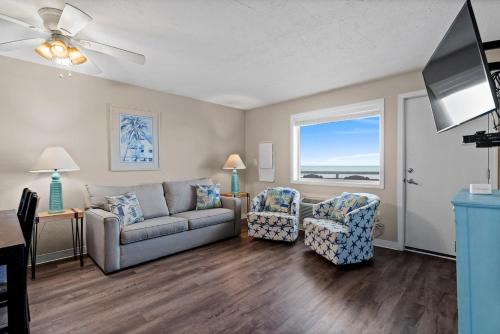 North Myrtle Beach Apartment | Blue Mist Villas Unit 302 is a 3rd Floor Condo on the Oceanfront in Chery Grove