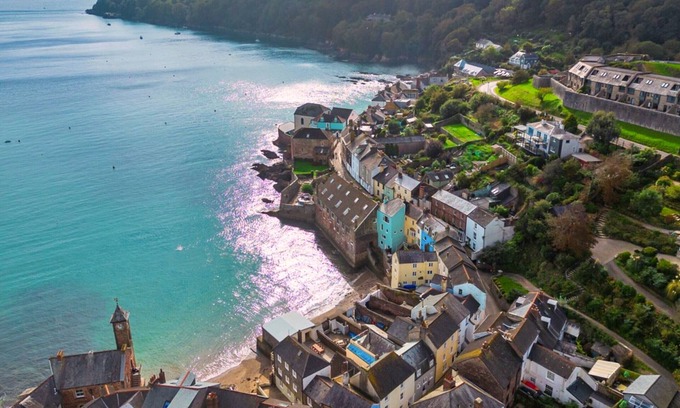 Kingsand Ski Chalet | Blue Monkey