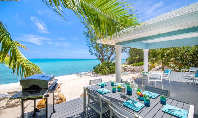 North Side House | Blue Moon: Upgraded Cottage w/Sandy Beach + Backyard Snorkeling Next to Ocean Frontiers