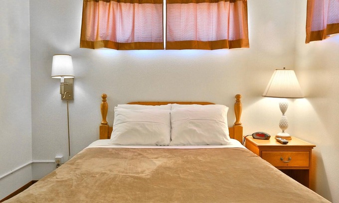 Dayton Hotel | Blue Mountain Hotel
