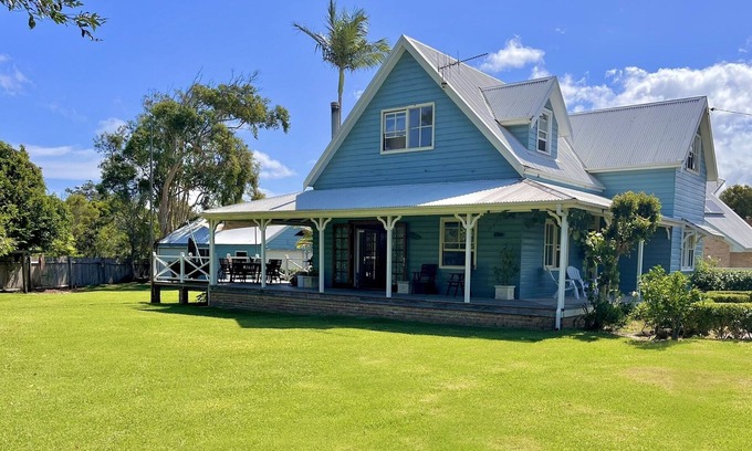 Old Bar House | Blue Pearl - Old Bar Holiday Rentals