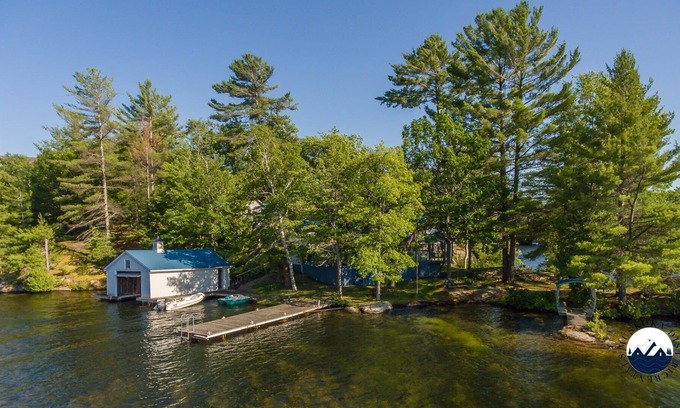 Georgian Bay House | Blue Point cottage on Little Go Home Bay