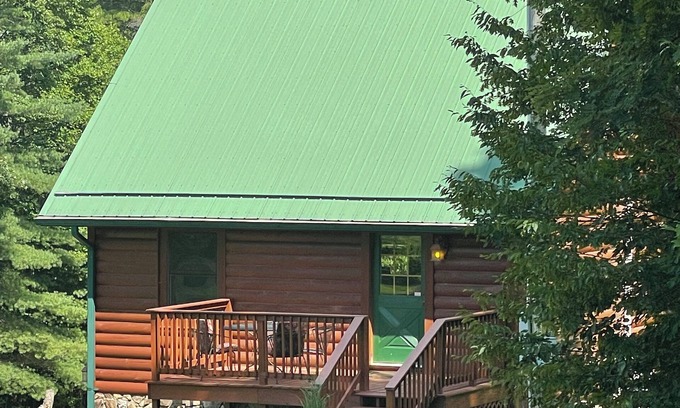 Butler Cabin | Blue Ridge Mountain East Tennessee Cabin Get-a-way Pet Friendly