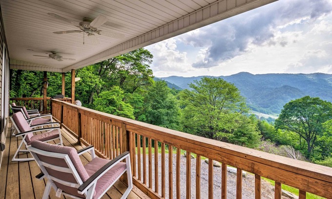 Marshall House | Blue Ridge Mountain Rental w/Hot Tub & Gas Grill!