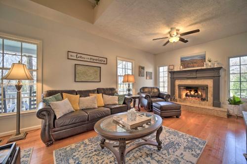 Sapphire House | Blue Ridge Mtn Escape Home with Deck and Fire Pit!