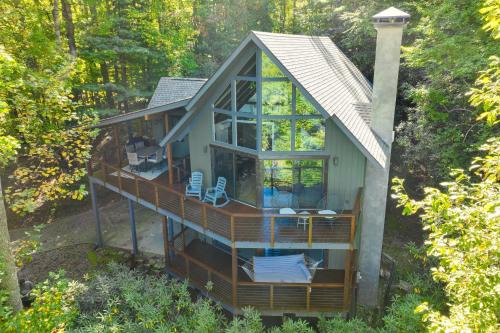 Brevard House | Blue Ridge Pkwy View and Deck Brevard Home!