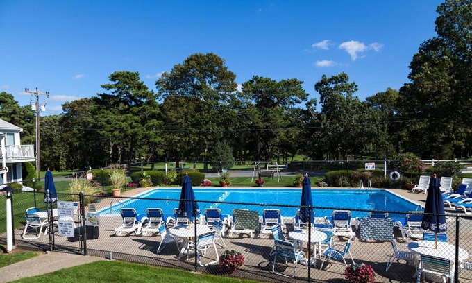South Yarmouth Hotel | Blue Rock Resort