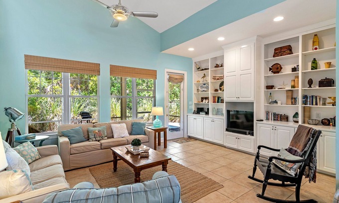 Fort Morgan Cottage | Blue Skies~ 3BR/2 1/2BA home minutes from the Gulf!